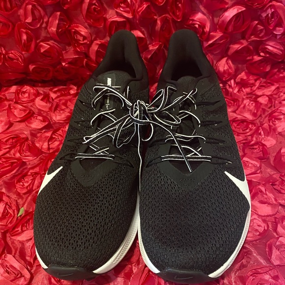 quest 2 men's running shoe